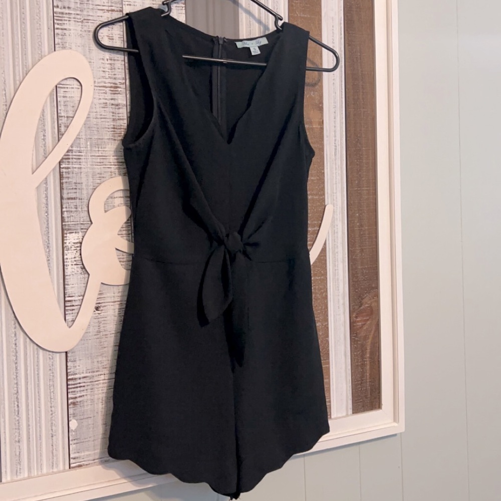 Black Sleeveless She Sky Romper size small